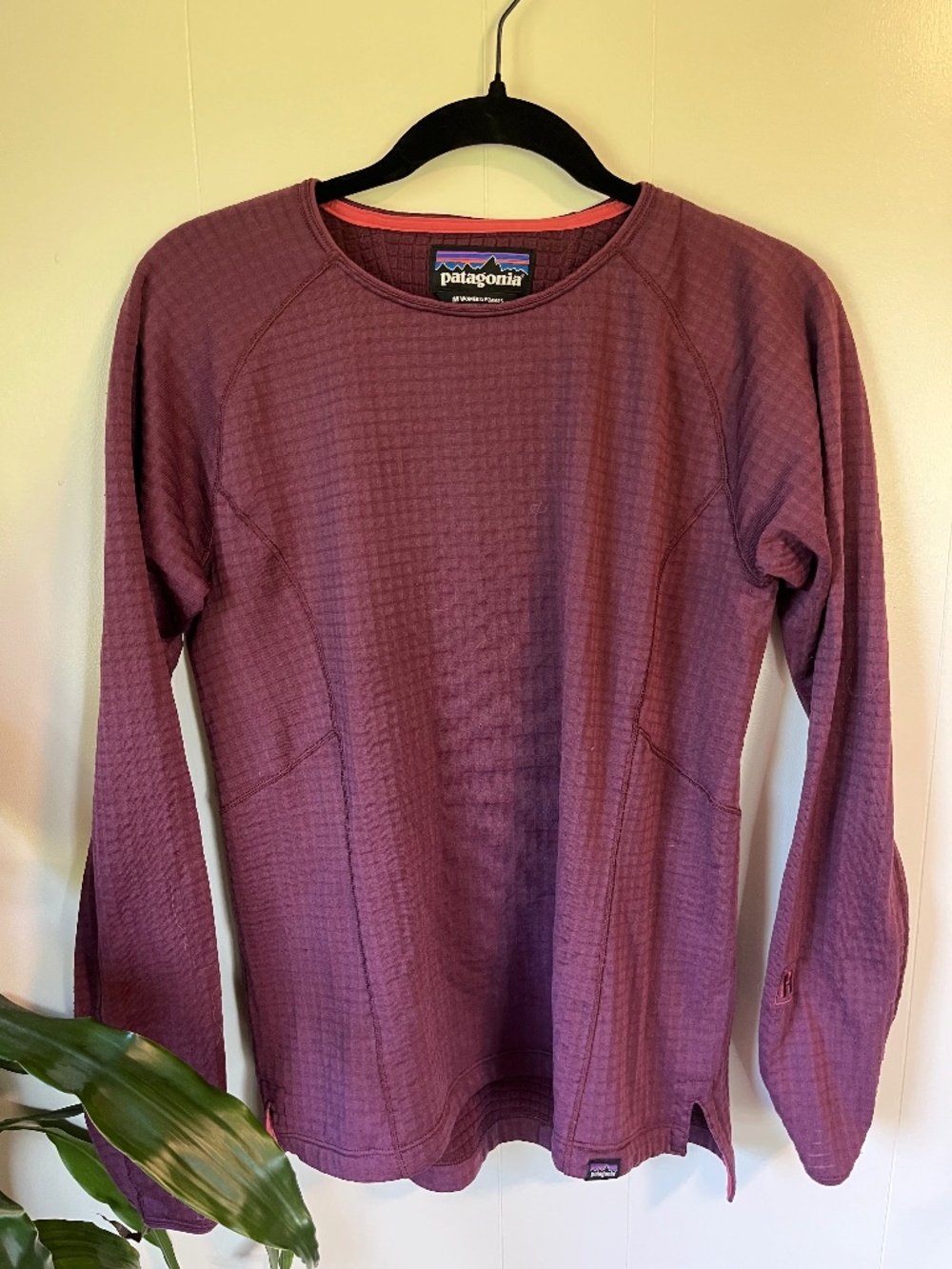 Patagonia Women’s R1 Grid Fleece Crew Pullover Purple, Medium